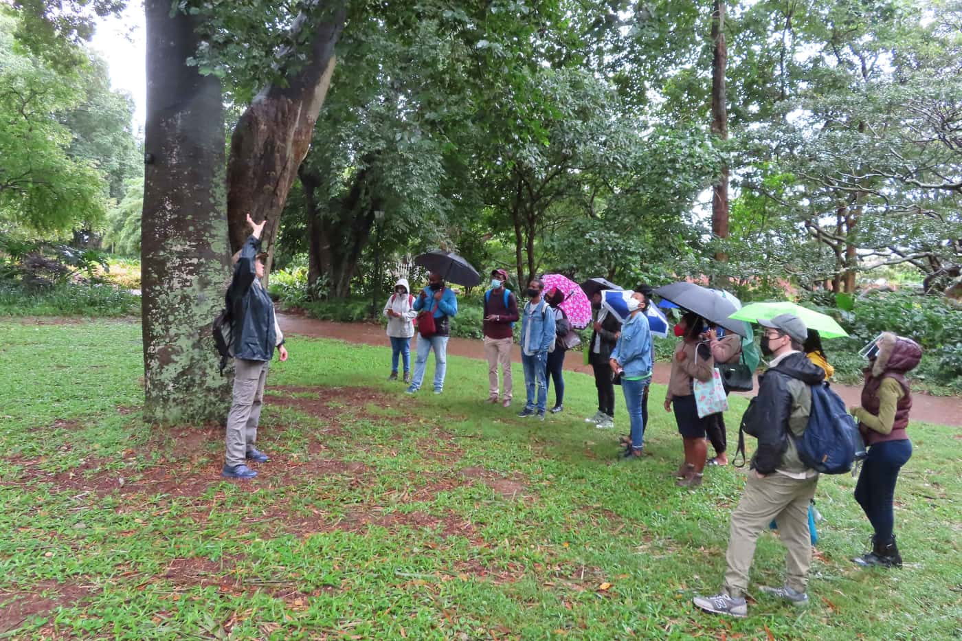 Student training through the SANBI-funded Sentinel Plant Project in South African botanical gardens