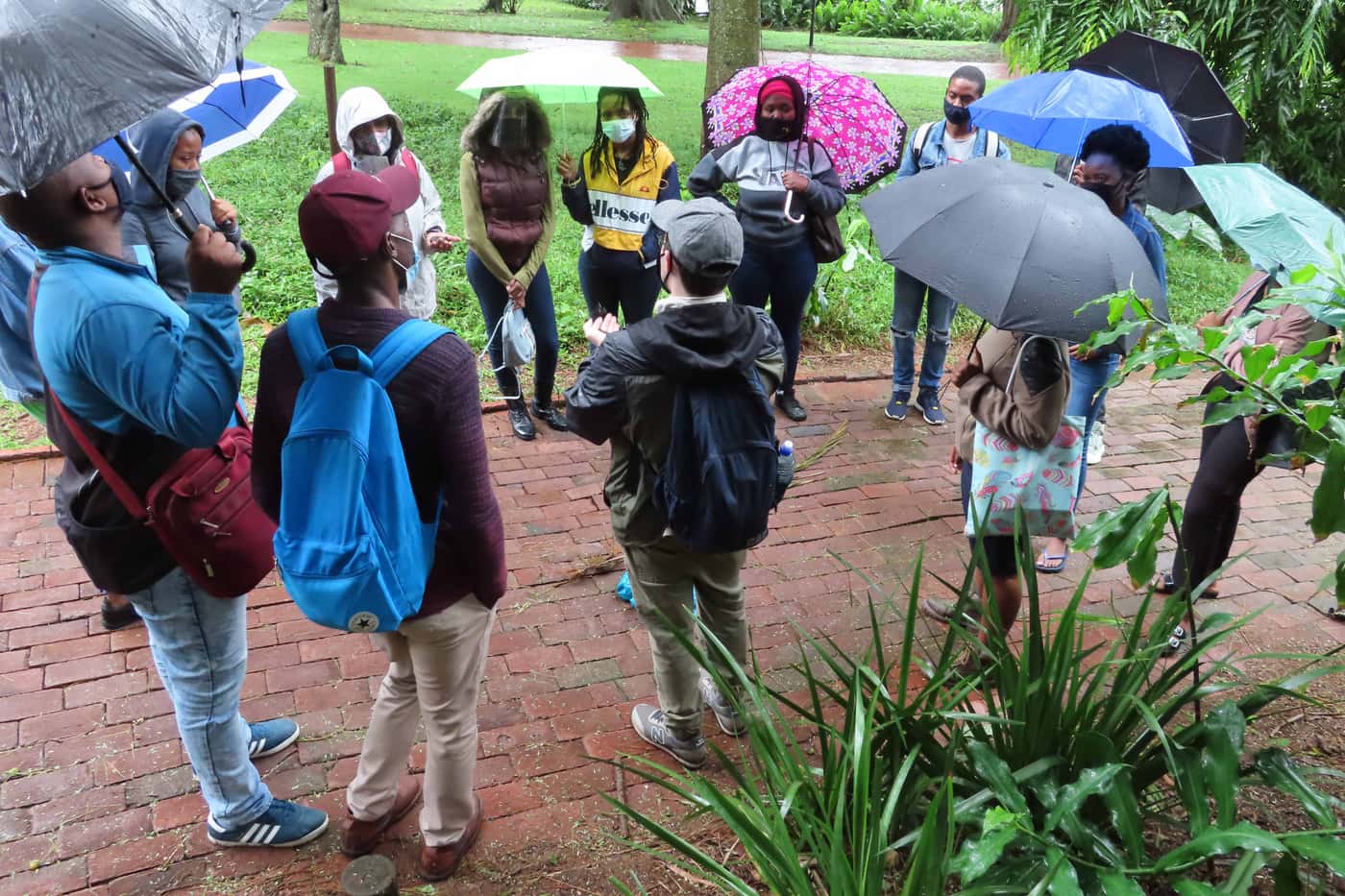 Student training through the SANBI-funded Sentinel Plant Project in South African botanical gardens