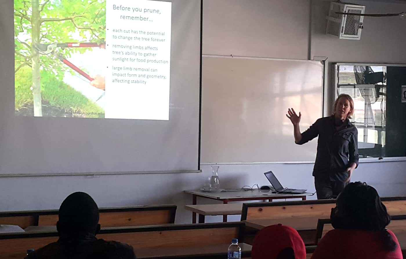 SANBI Sentinel Plant Project hosts a training workshop for DUT horticulture students