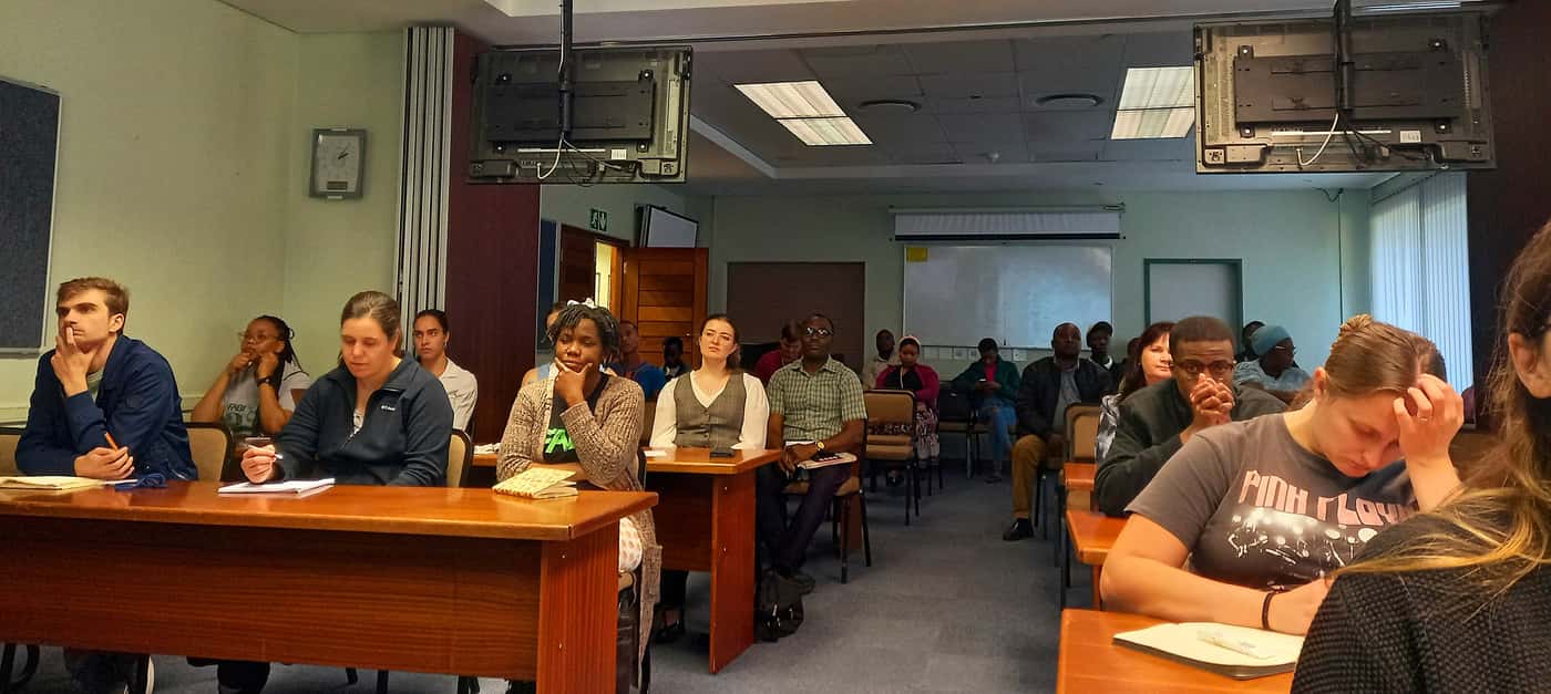FABI hosts eLife Senior Editor at publishing workshop