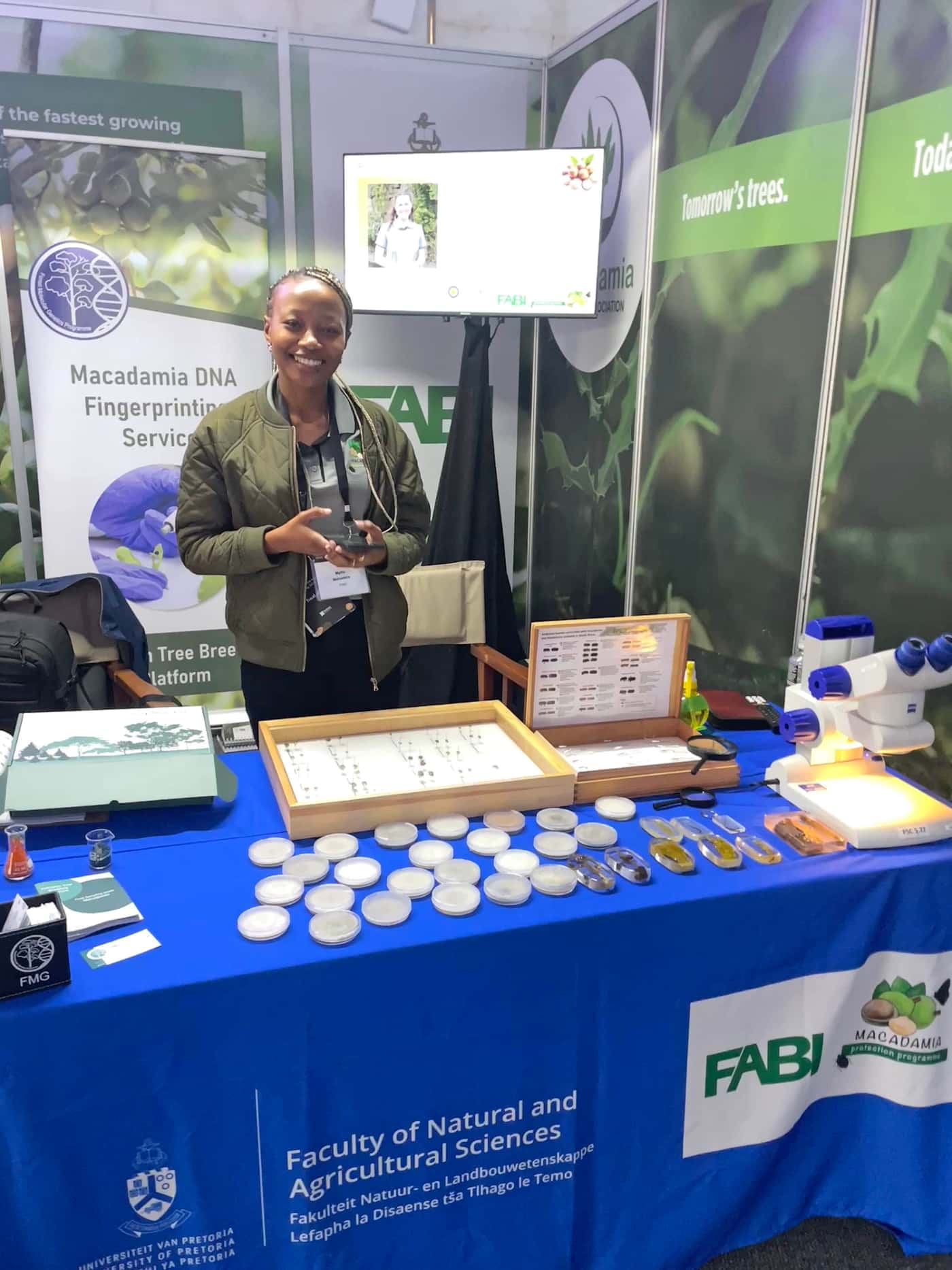 Two FABI research groups attend the SAMAC Grower Symposium