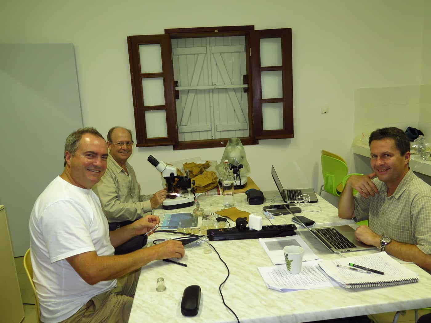 Two Centres of Excellence join forces in research on La Reunion Island