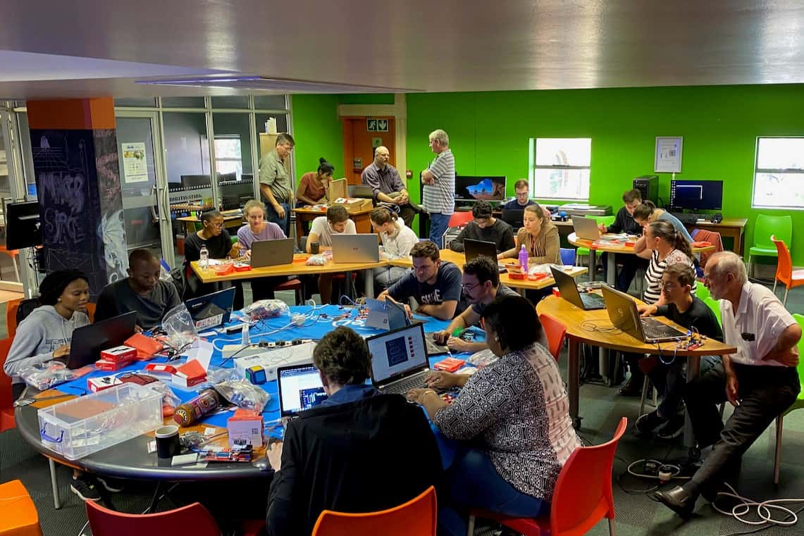 FABI students and researchers participate in Biomaker Workshop