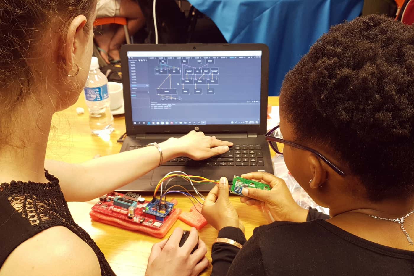 FABI students and researchers participate in Biomaker Workshop