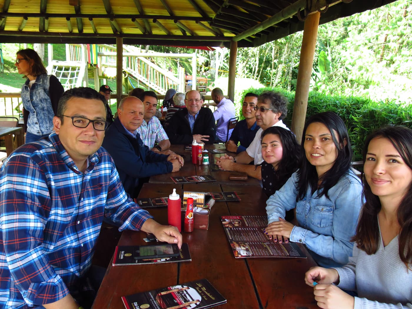 Meeting to develop a national forestry Protection Program for Colombia