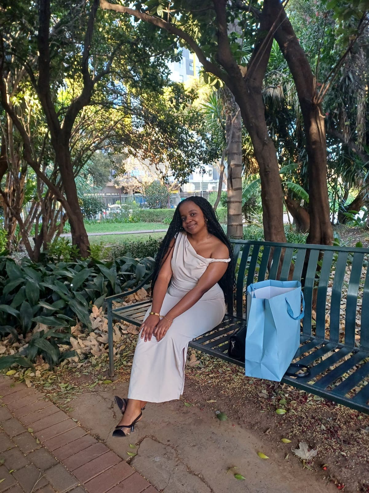 Hlulani Mthombeni