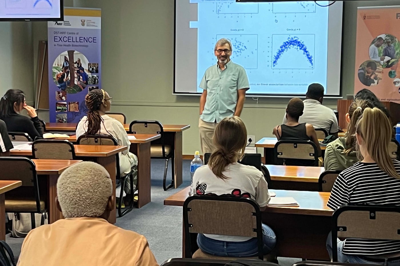 Prof. Fikret Isik presents a workshop on categorical data analysis to FABIans