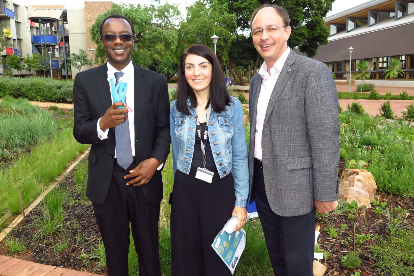 University Vice-Chancellor participates in a fungal citizen science project