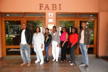 Dr Motselise Koetle visits the Host Pathogen Interactions and Bacterial Genomics Group at FABI